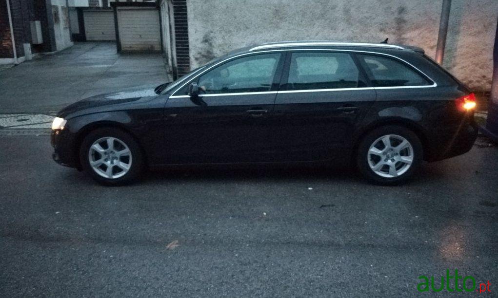 2010' Audi A4 2.0 Tdi photo #1