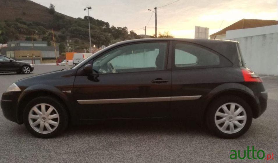 2007' Renault Megane photo #1