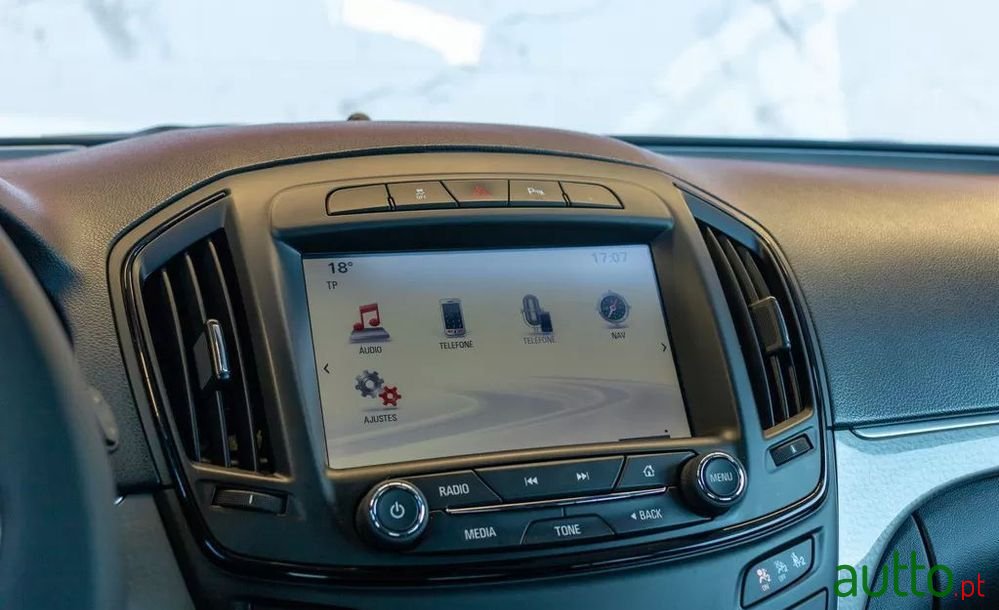 2014' Opel Insignia Sports Tourer photo #4