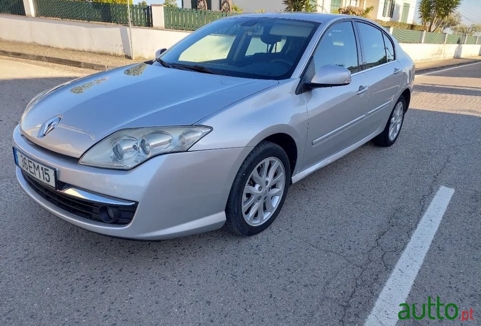 2007' Renault Laguna photo #2