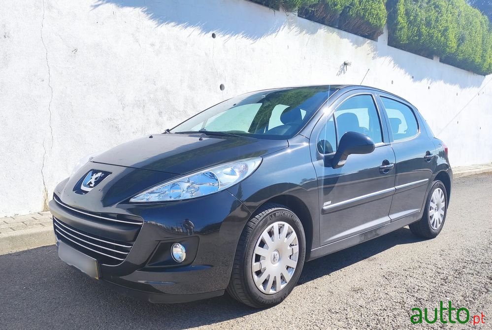2010' Peugeot 207 photo #1
