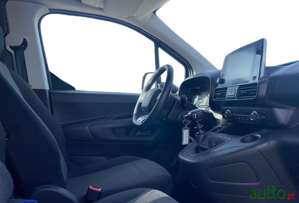 2022' Toyota ProAce photo #6