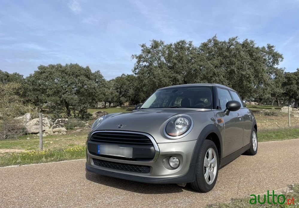 2018' MINI One D photo #6