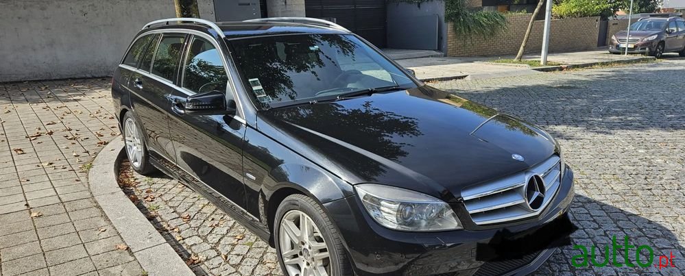 2010' Mercedes-Benz Classe C photo #1