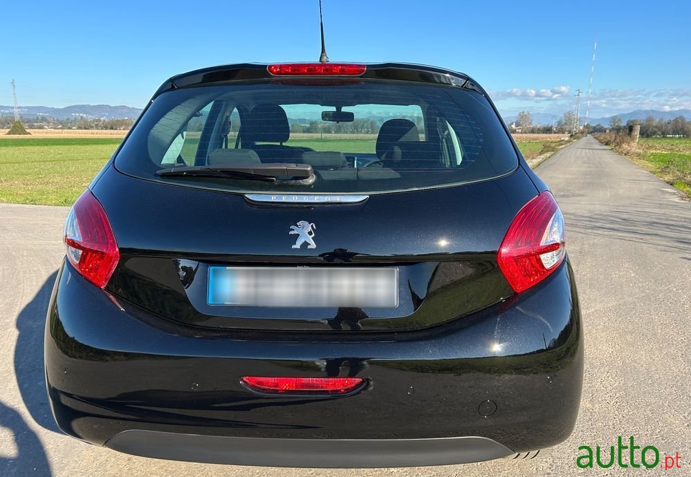 2014' Peugeot 208 1.2 Puretech Active photo #5