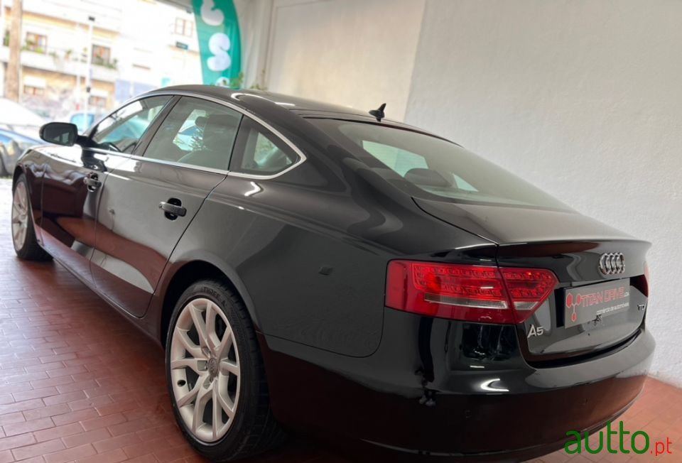 2011' Audi A5 Sportback photo #3