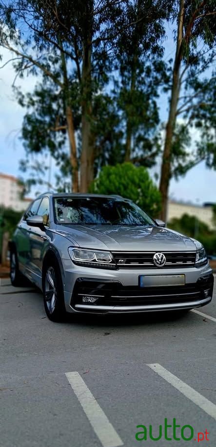 2018' Volkswagen Tiguan 2.0 Tdi R-Line Dsg photo #1