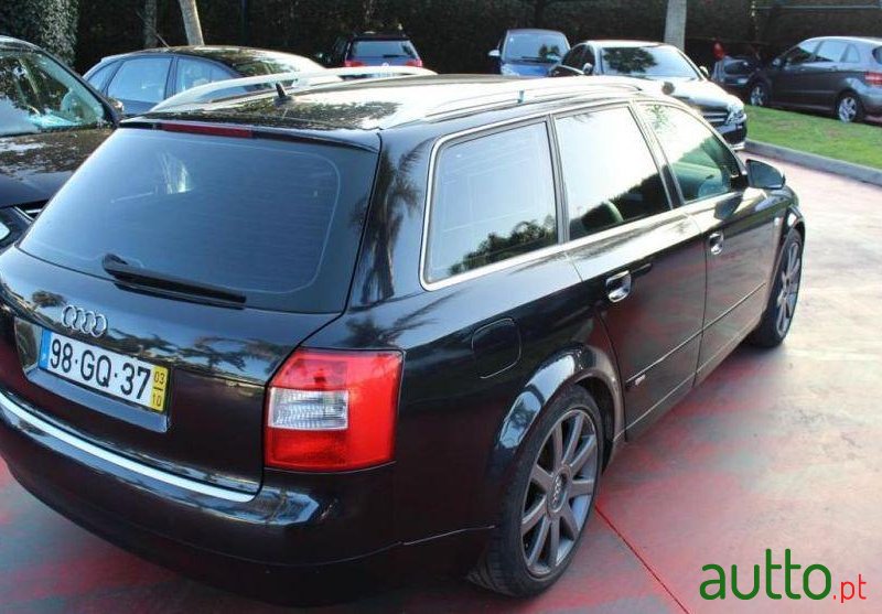 2003' Audi A4 Avant photo #2