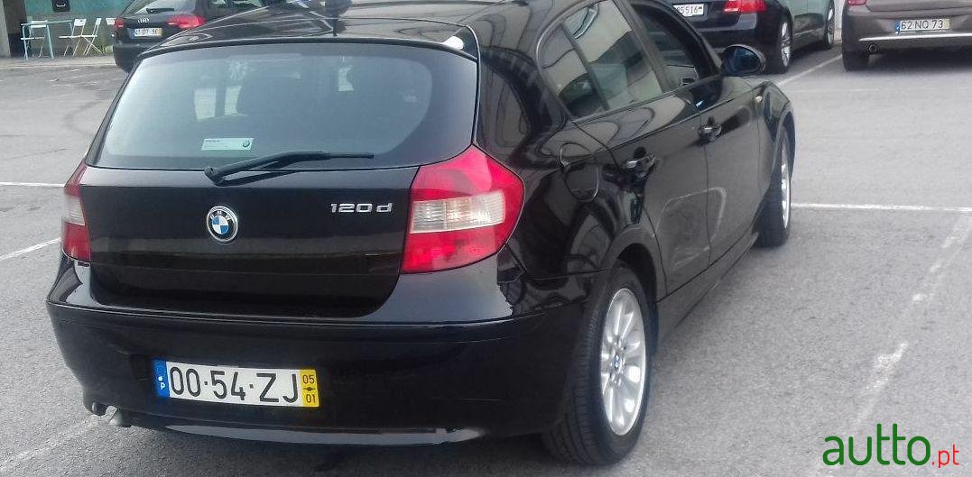 2005' BMW 120 187 Serie 1 photo #1