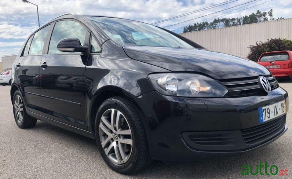 2010' Volkswagen Golf Plus Highline photo #1