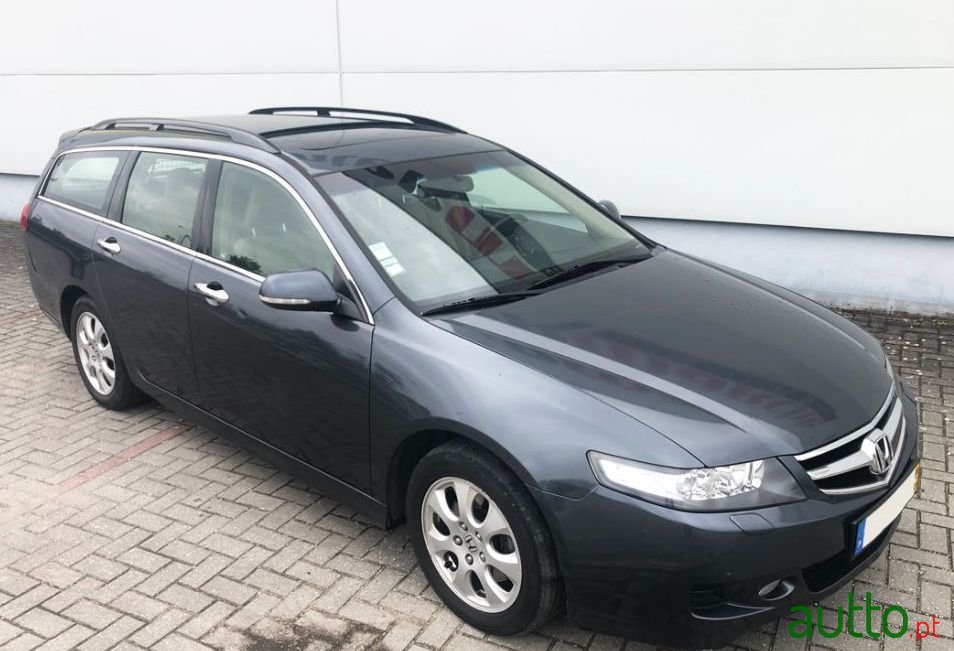 2008' Honda Accord Tourer photo #2