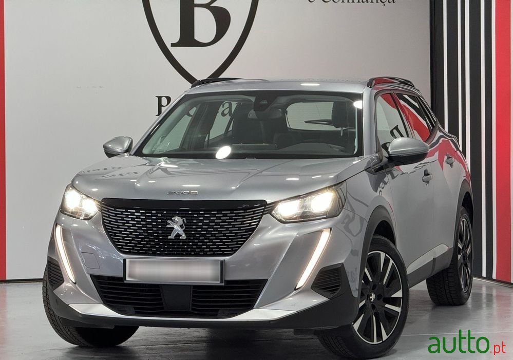 2020' Peugeot 2008 photo #3
