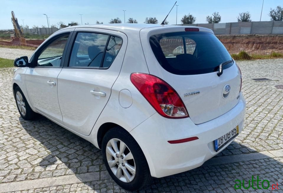 2013' Hyundai i20 photo #3