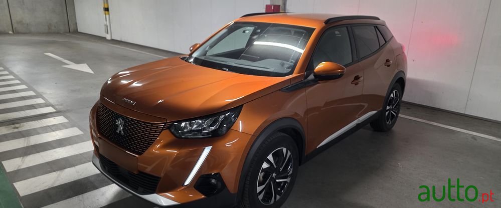 2021' Peugeot e-2008 Allure photo #3