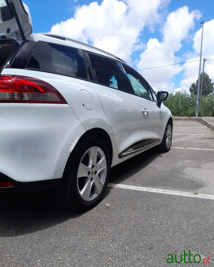 2014' Renault Clio Sport Tourer photo #3