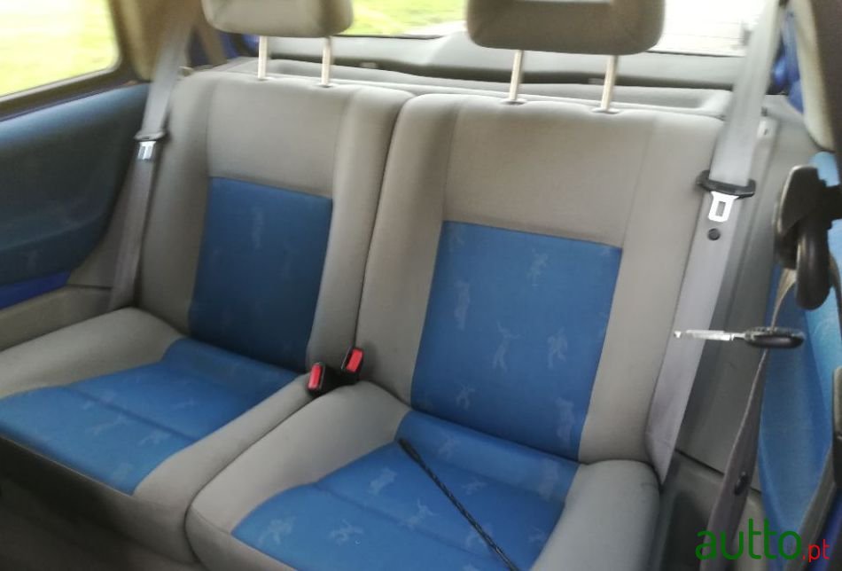 2001' Volkswagen Lupo photo #5