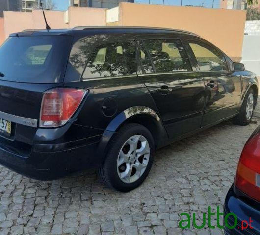 2005' Opel Astra Caravan photo #1