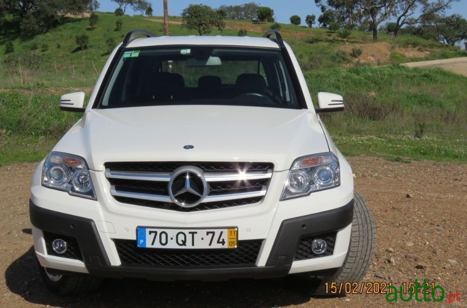 2011' Mercedes-Benz Glk-250 photo #1