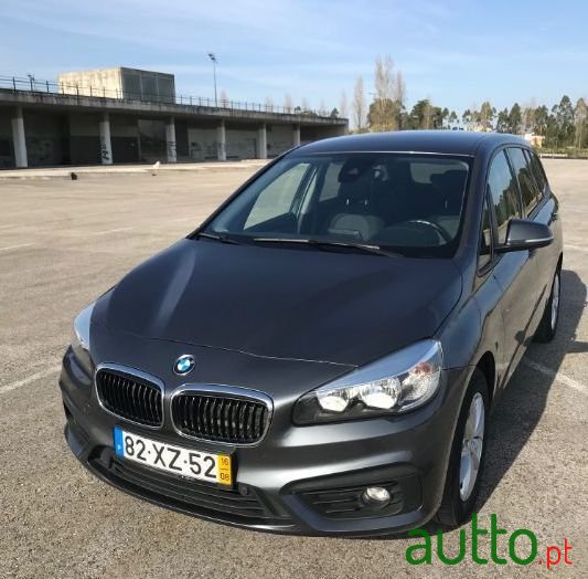 2016' BMW 216 Gran Tourer photo #3