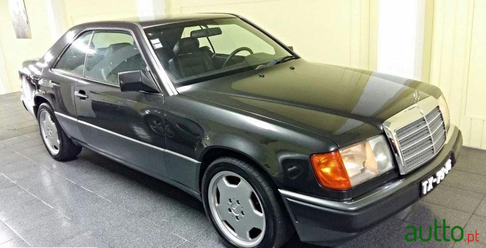 1991' Mercedes-Benz 200 Ce photo #1