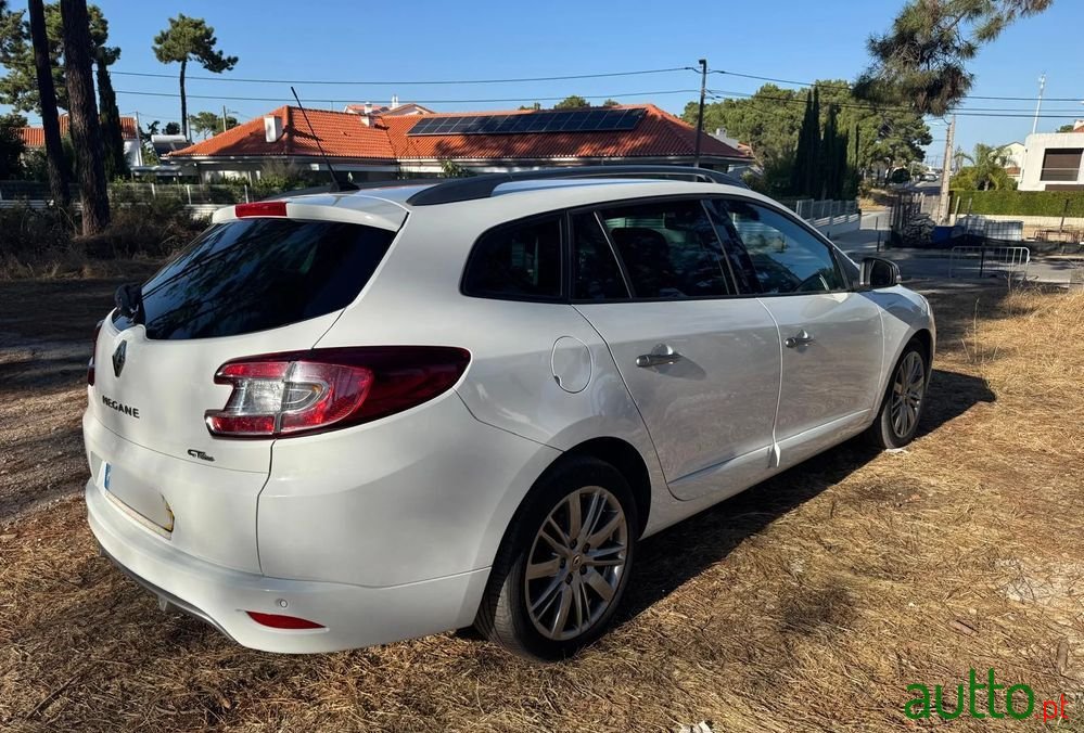 2015' Renault Megane Sport Tourer photo #4