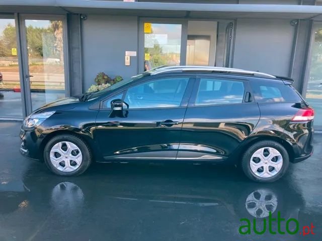 2018' Renault Clio Sport Tourer photo #3