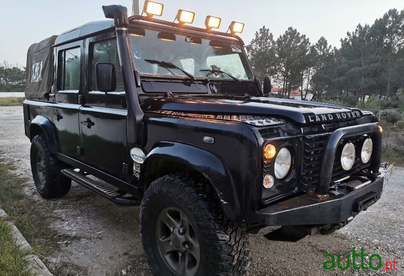 2005' Land Rover Defender photo #3