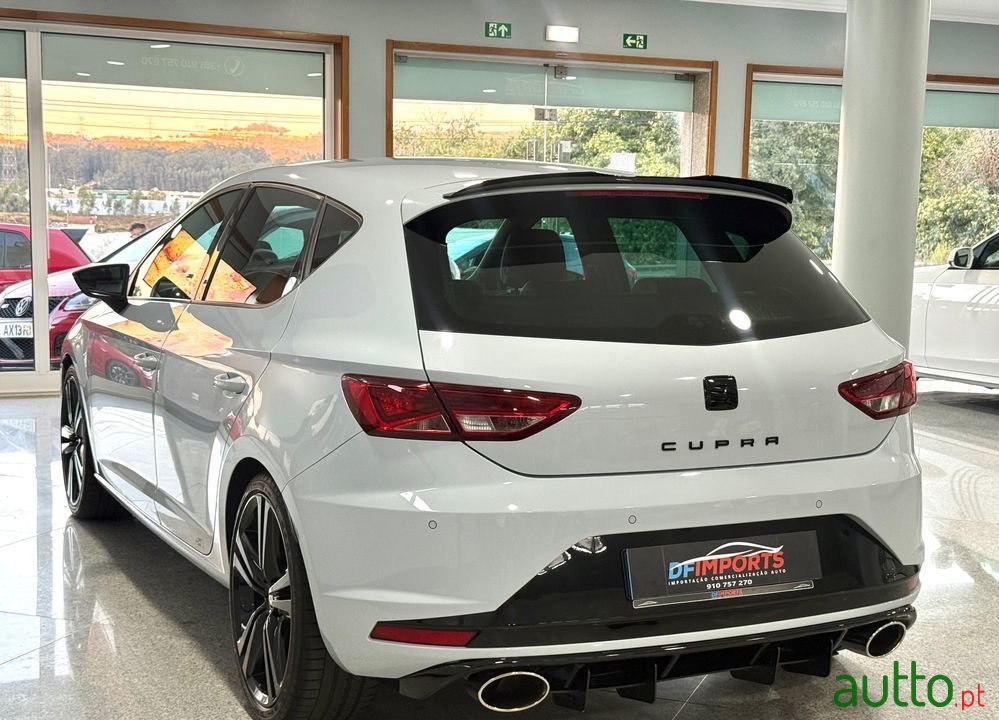 2014' SEAT Leon photo #1