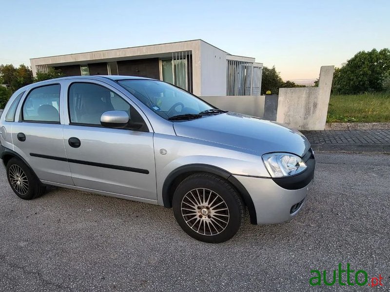 2002' Opel Corsa 1.2 16V Confort photo #1