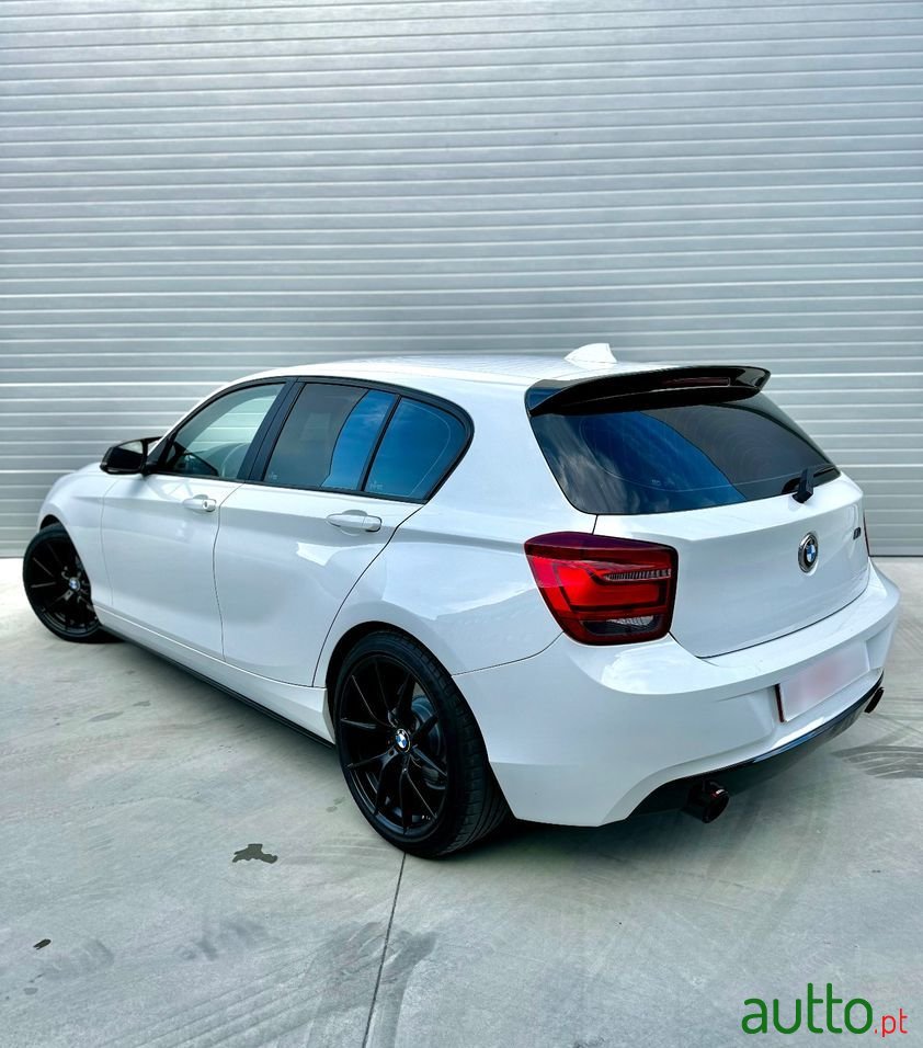 2012' BMW 116 D Line Sport photo #4