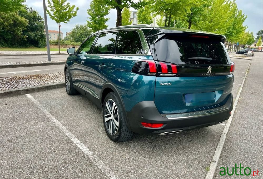 2017' Peugeot 5008 photo #3