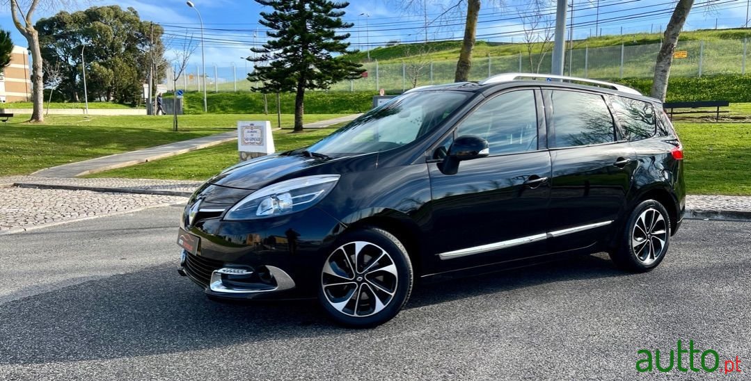 2015' Renault Grand Scenic photo #6