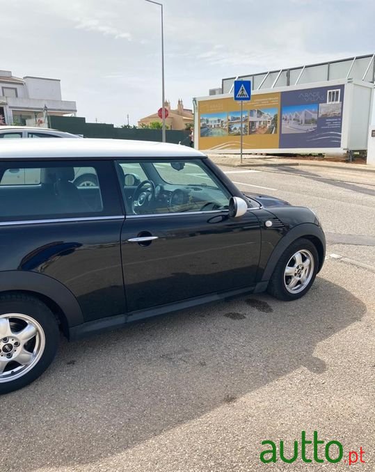 2010' MINI Cooper photo #6