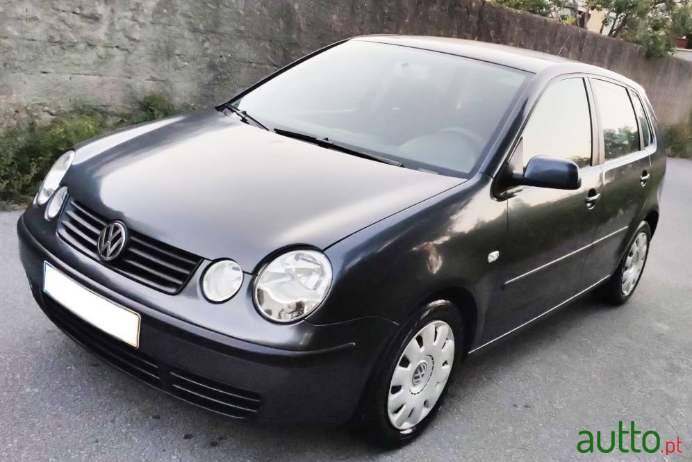 2004' Volkswagen Polo photo #5