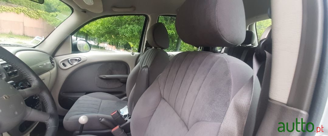 2004' Chrysler PT Cruiser photo #2