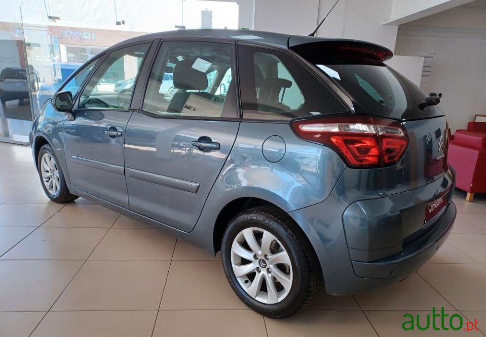 2012' Citroen C4 Picasso photo #3
