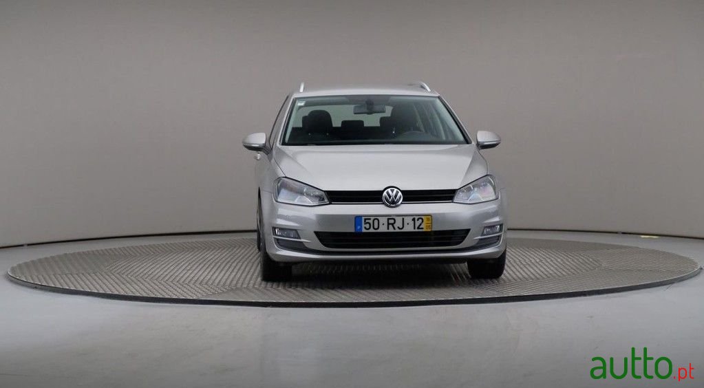 2016' Volkswagen Golf Variant photo #2
