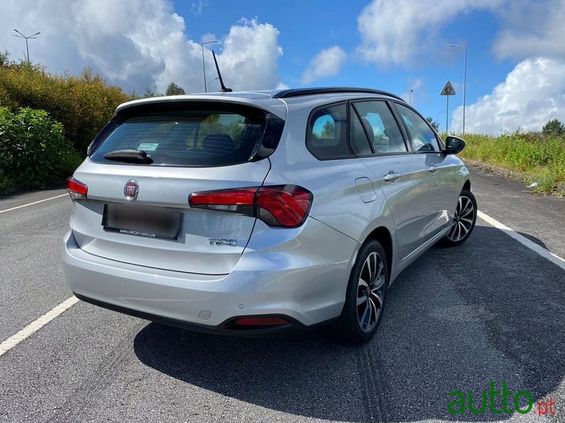 2017' Fiat Tipo Station Wagon photo #3