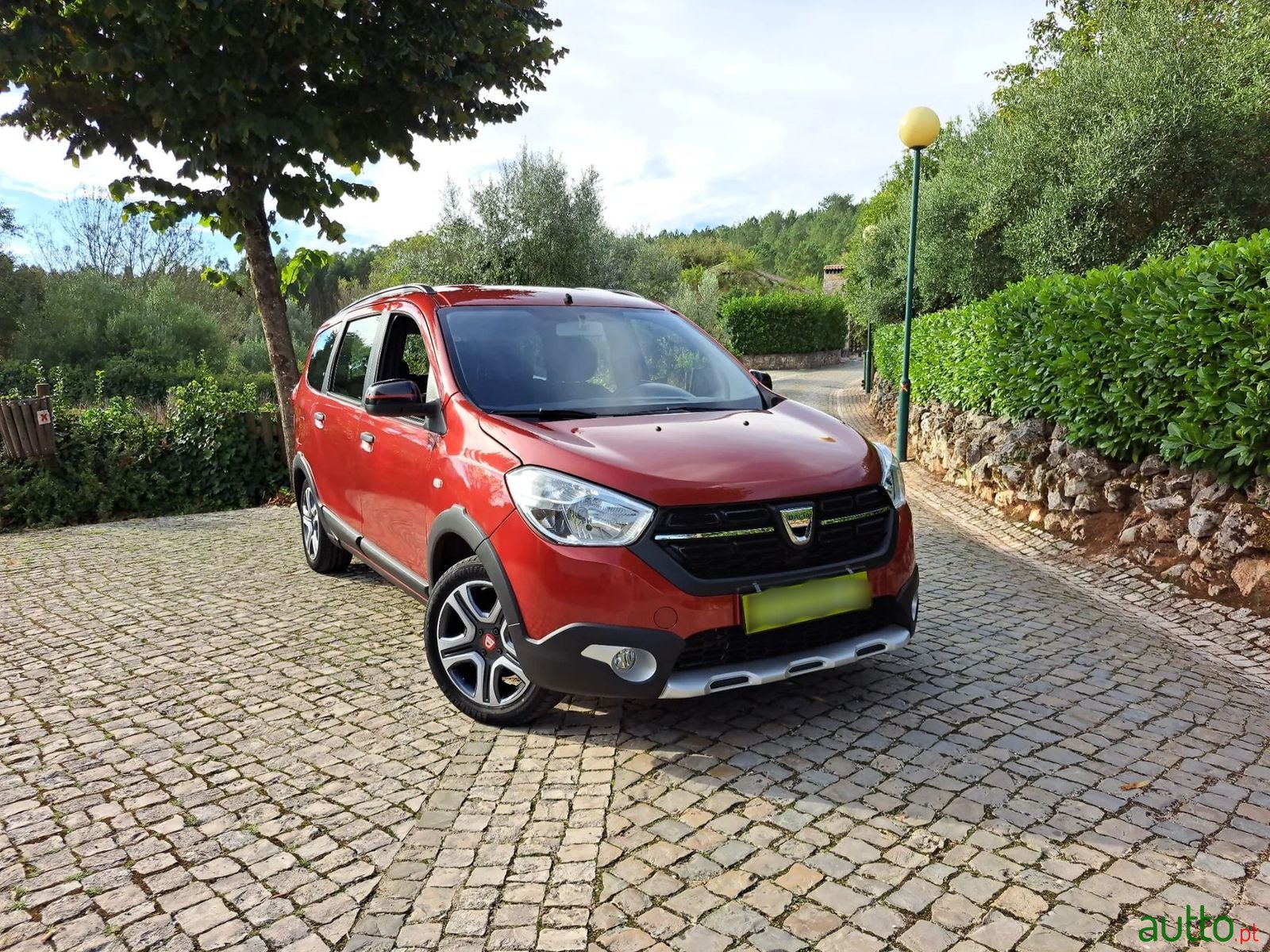 2019' Dacia Lodgy photo #4