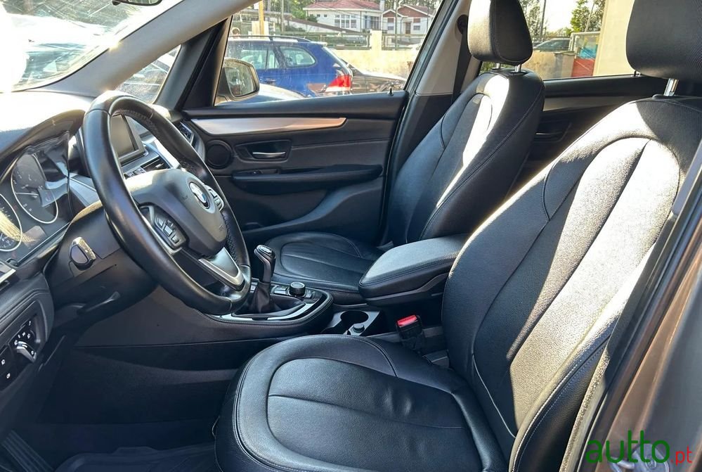 2015' BMW Série 2 D Line Luxury photo #6