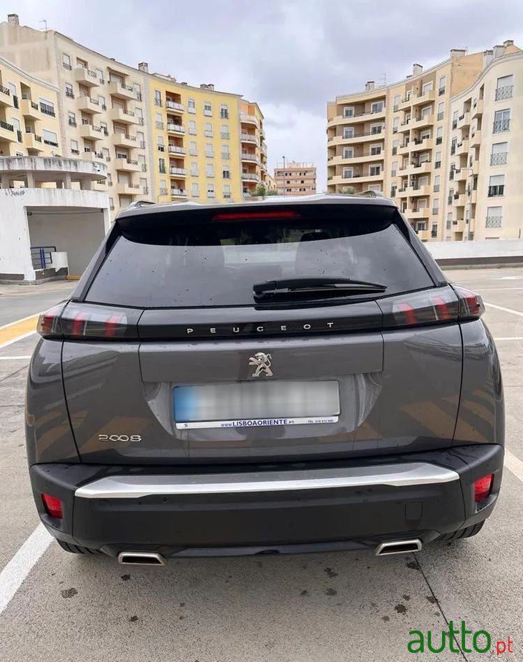 2020' Peugeot 2008 photo #4