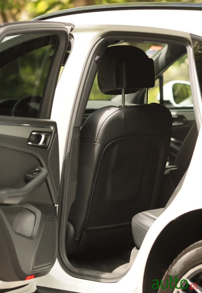 2015' Porsche Macan S photo #4