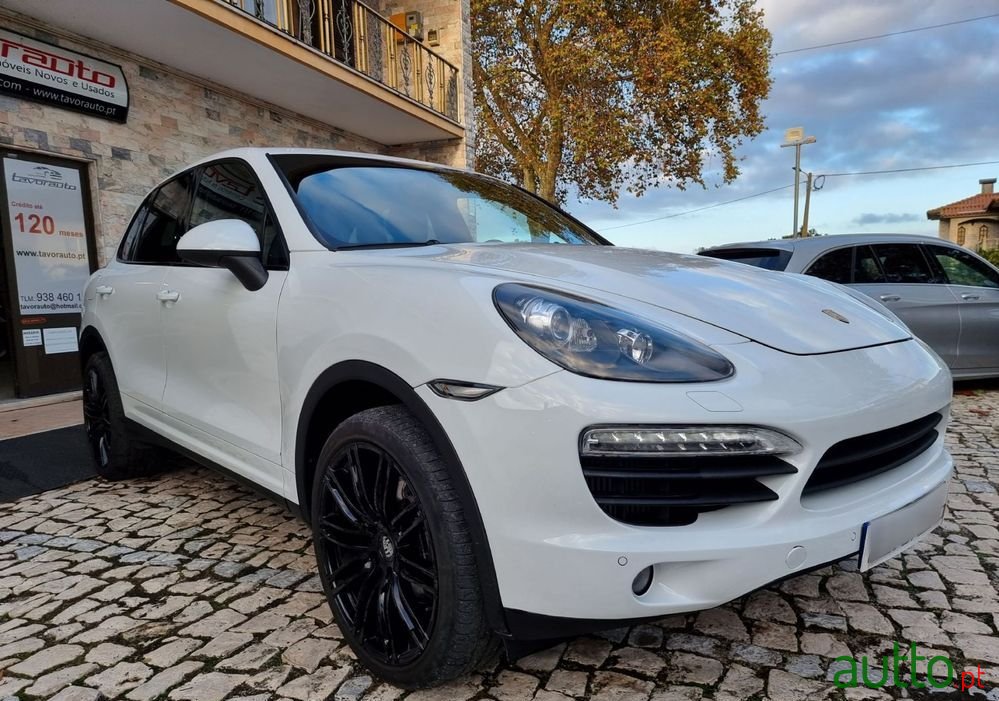 2014' Porsche Cayenne photo #2