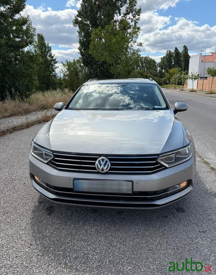 2015' Volkswagen Passat Variant photo #6