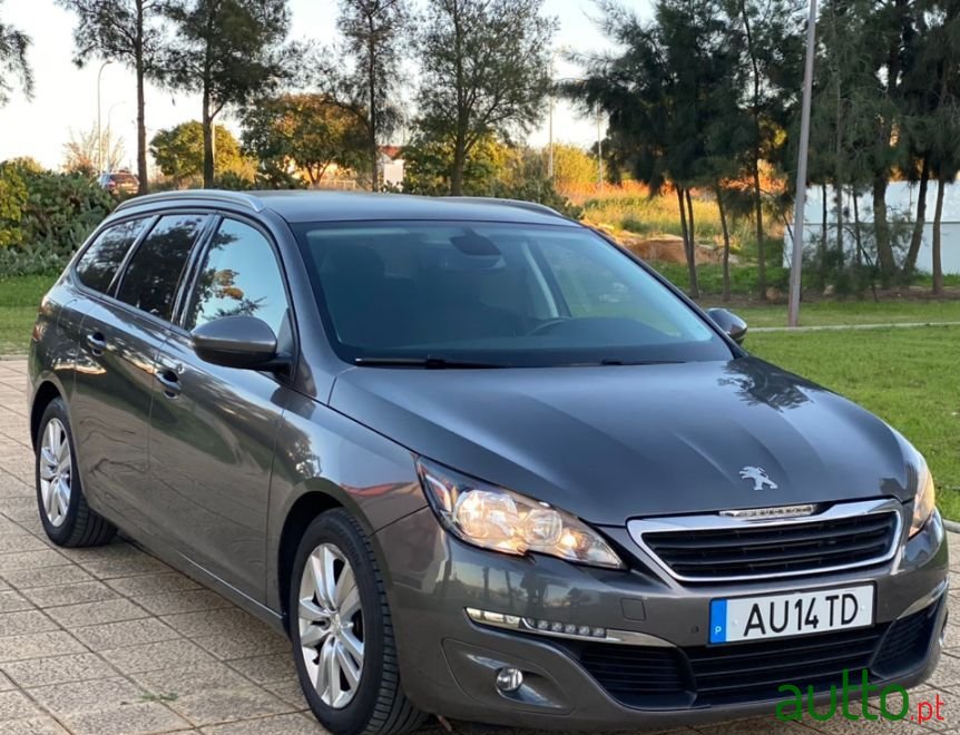 2017' Peugeot 308 Sw photo #1