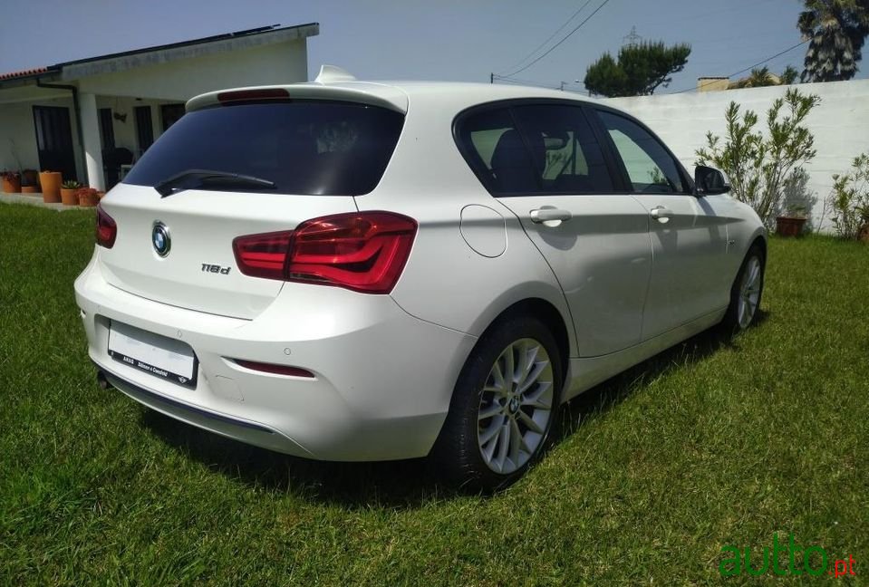 2016' BMW 118 photo #6