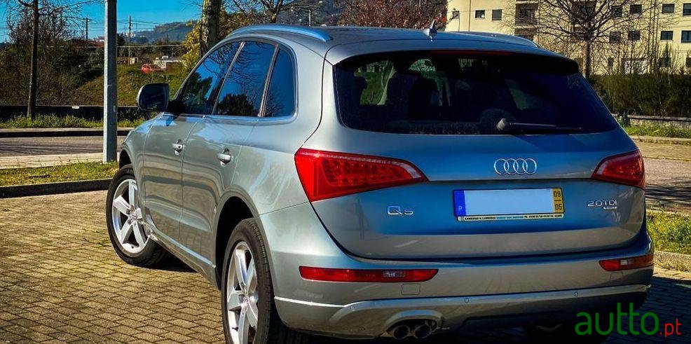 2009' Audi Q5 2.0 Tdi photo #3