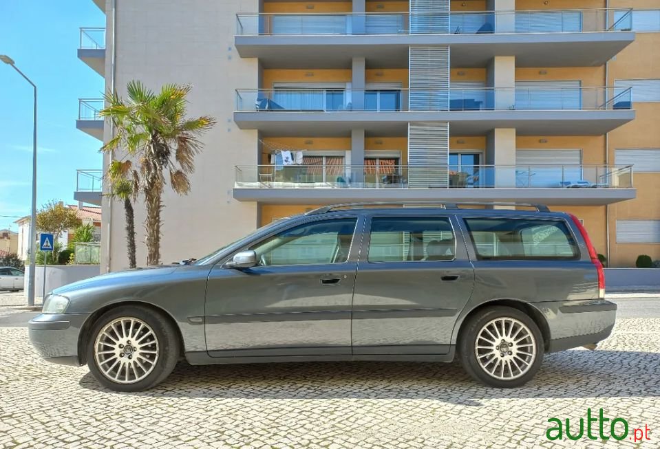 2003' Volvo V70 photo #5