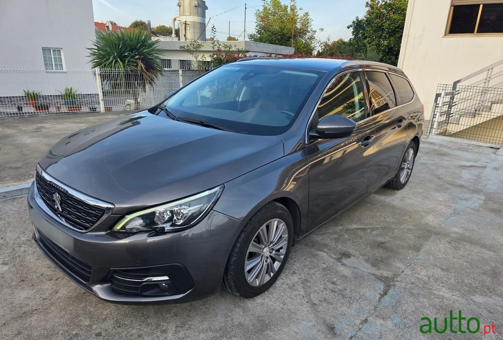 2021' Peugeot 308 Sw photo #2