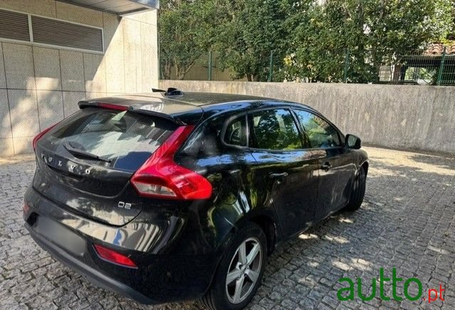 2017' Volvo V40 photo #2